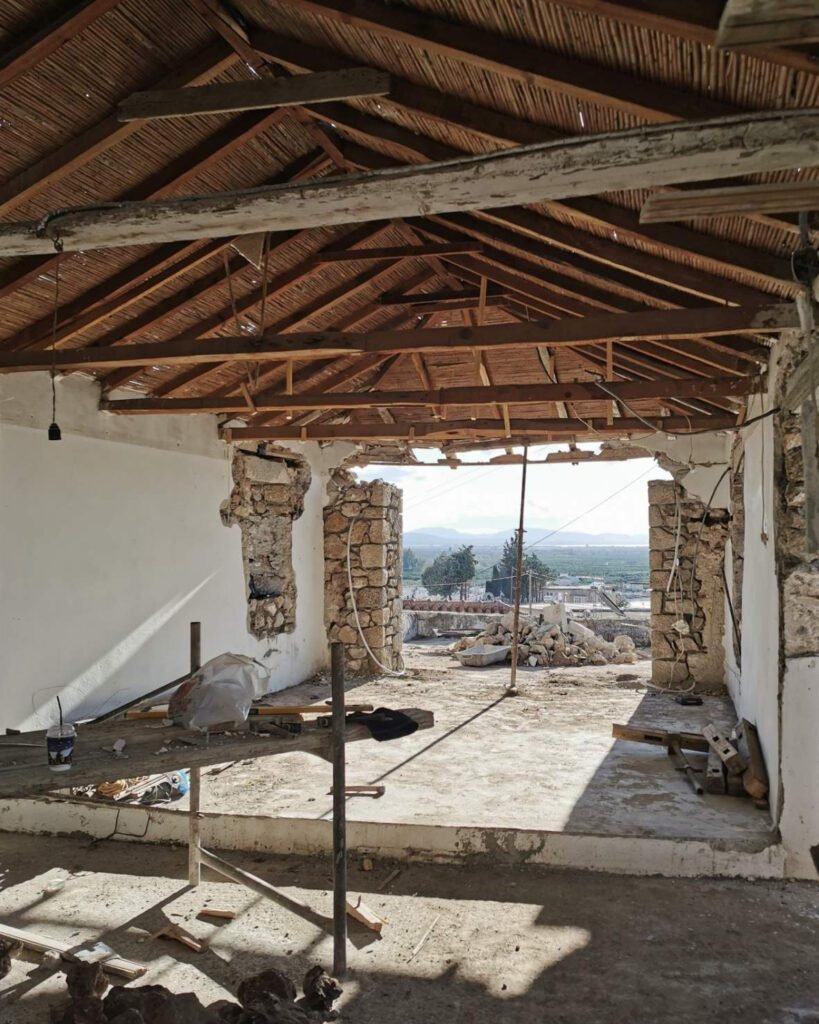 under construction picture of t house